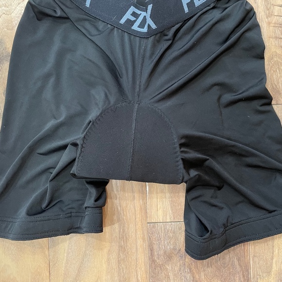 Like New Cycling Liner Shorts - Picture 3 of 5